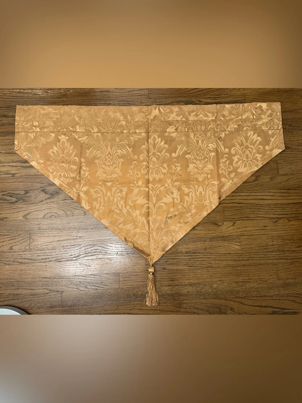 Triangle Gold Valance Curtain with Tassle